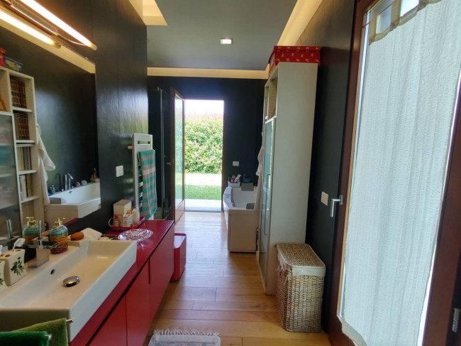 villa indipendente in vendita a Montignoso