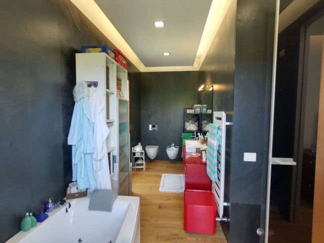 villa indipendente in vendita a Montignoso