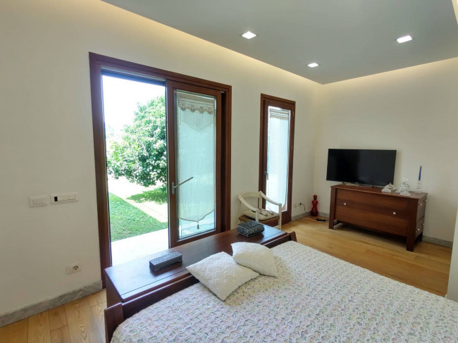 villa indipendente in vendita a Montignoso