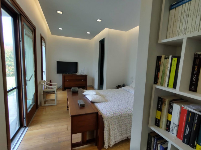 villa indipendente in vendita a Montignoso