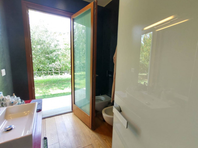 villa indipendente in vendita a Montignoso