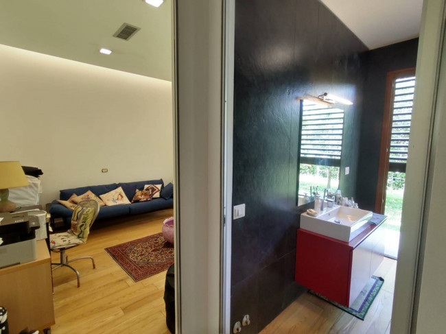 villa indipendente in vendita a Montignoso