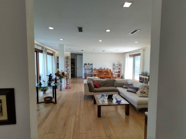 villa indipendente in vendita a Montignoso