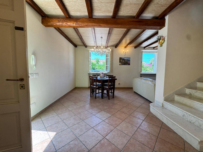 casa indipendente in vendita a Seravezza