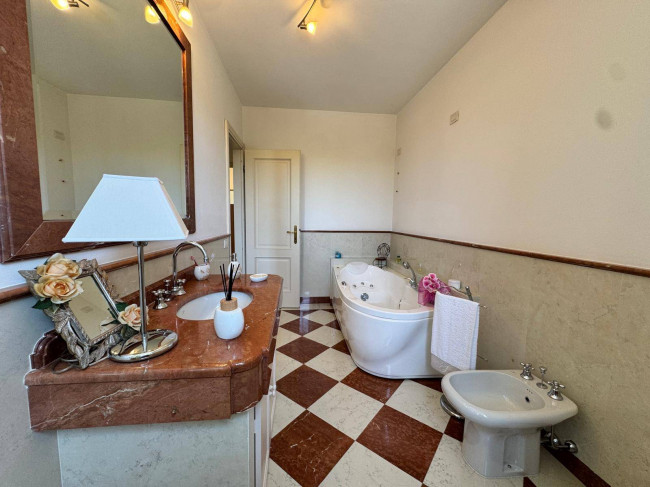 casa indipendente in vendita a Seravezza