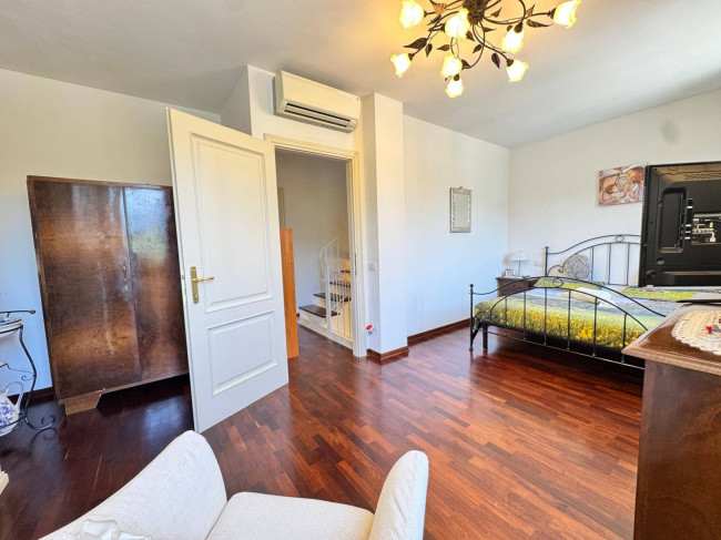 casa indipendente in vendita a Seravezza