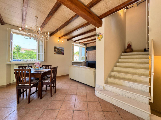 casa indipendente in vendita a Seravezza