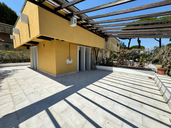 Villa quadrifamiliare in vendita a Montignoso