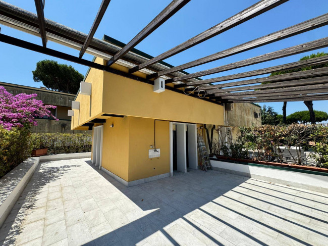 Villa quadrifamiliare in vendita a Montignoso