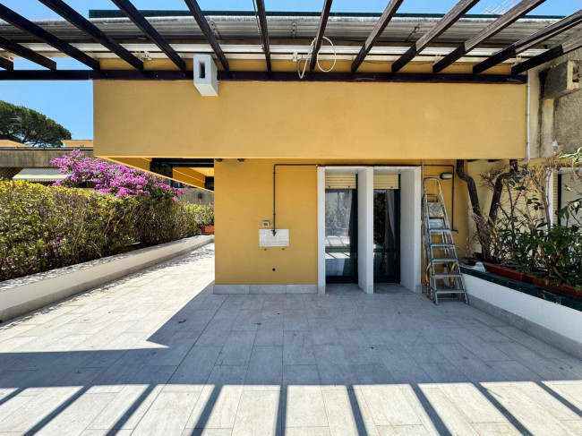 Villa quadrifamiliare in vendita a Montignoso