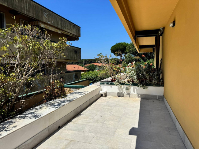 Villa quadrifamiliare in vendita a Montignoso