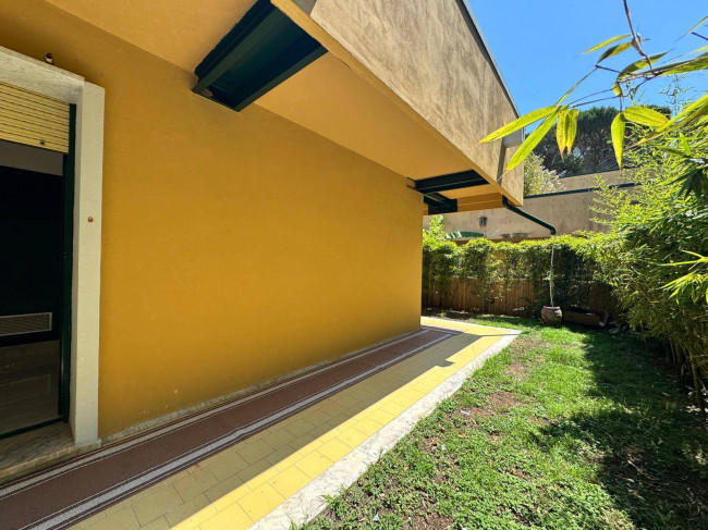 Villa quadrifamiliare in vendita a Montignoso