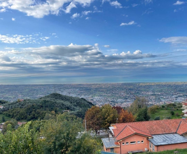 Villa semindipendente in vendita a Pietrasanta