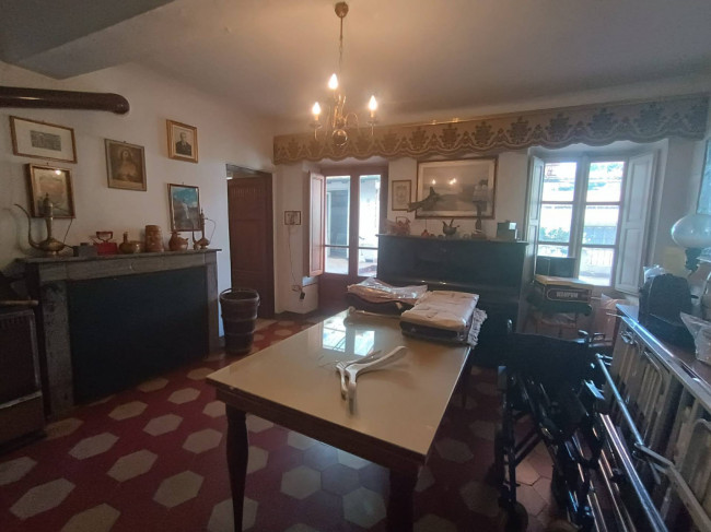 PALAZZINA in vendita a Camaiore