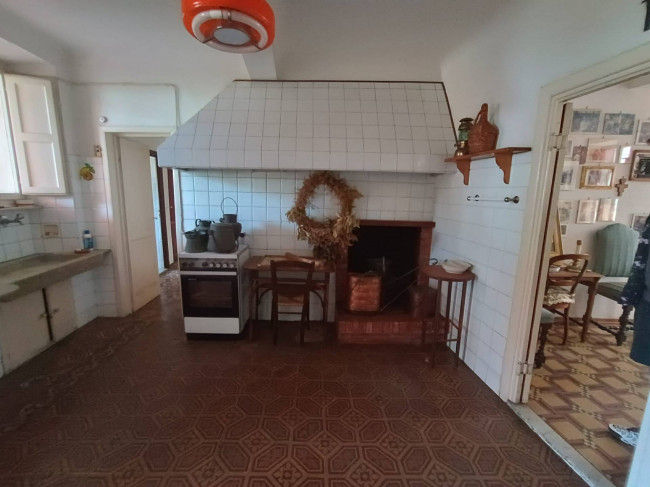 PALAZZINA in vendita a Camaiore