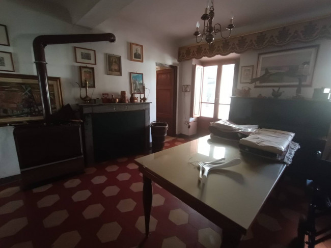 PALAZZINA in vendita a Camaiore