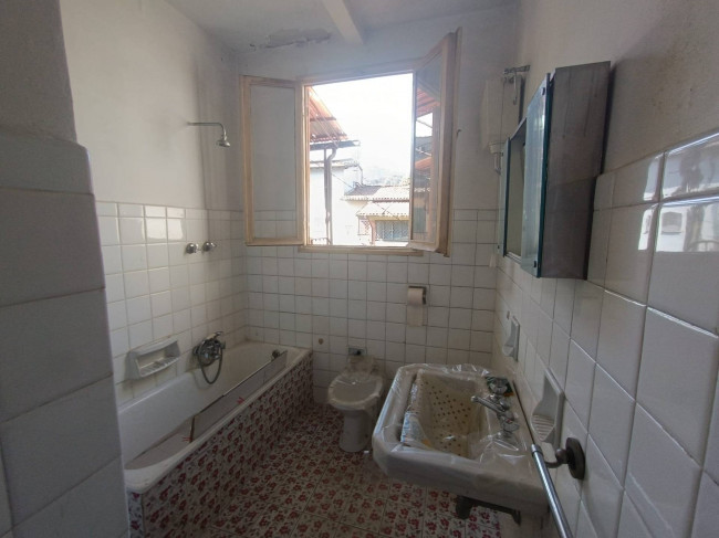 PALAZZINA in vendita a Camaiore