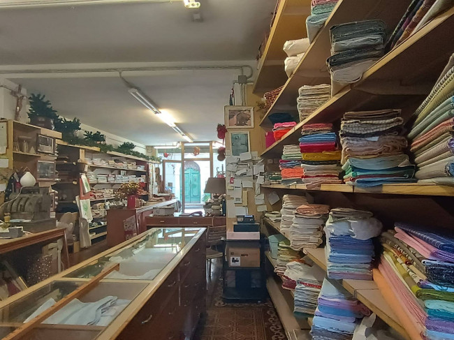 PALAZZINA in vendita a Camaiore