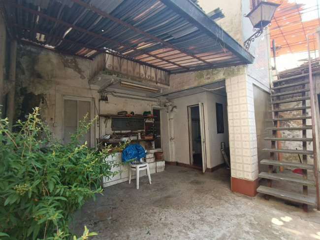 PALAZZINA in vendita a Camaiore