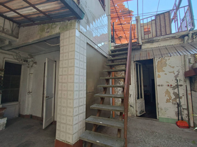 PALAZZINA in vendita a Camaiore