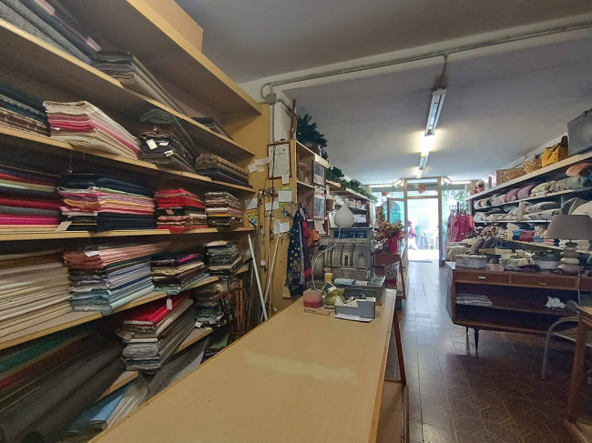 PALAZZINA in vendita a Camaiore