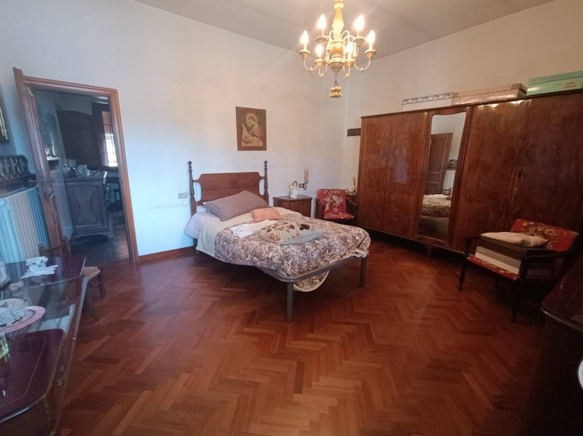 PALAZZINA in vendita a Camaiore