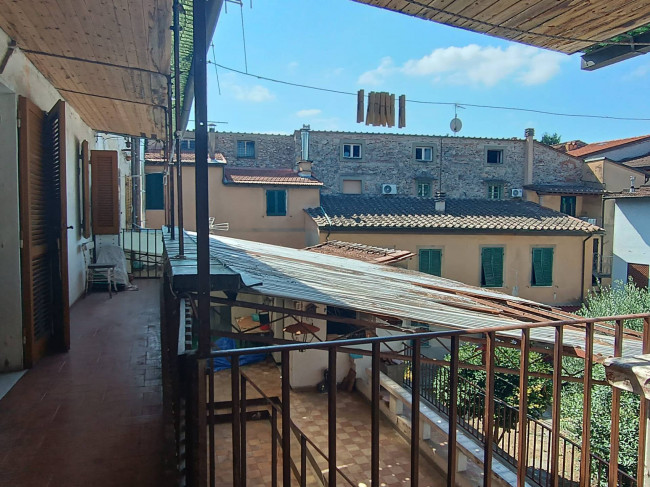 PALAZZINA in vendita a Camaiore