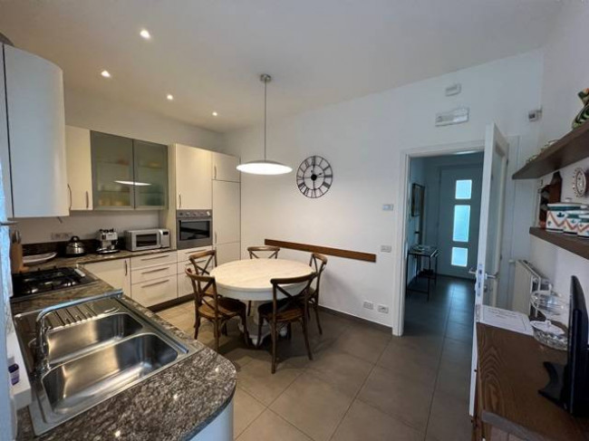 Villa single for rent in Forte dei Marmi