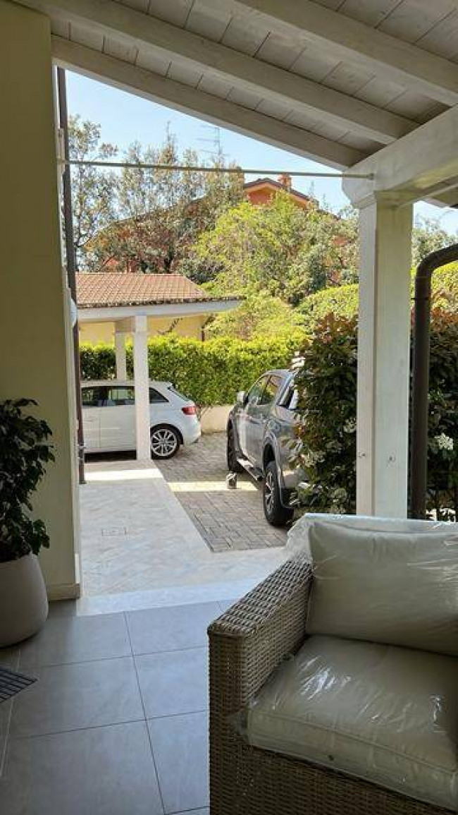 Villa single for rent in Forte dei Marmi