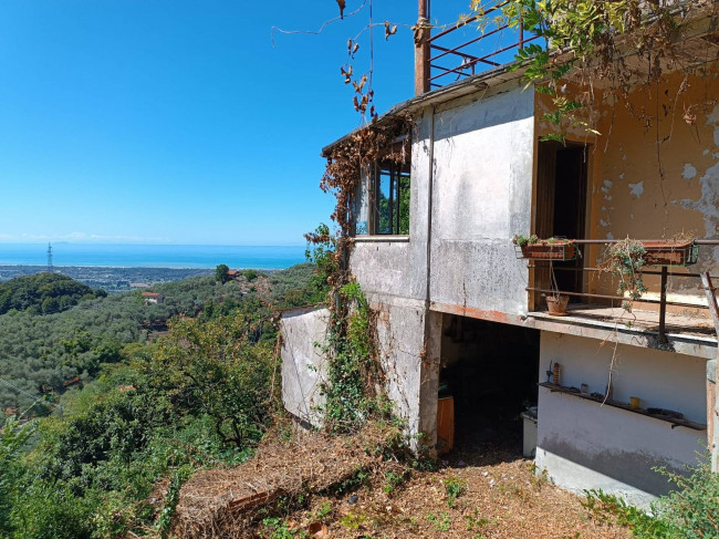 Villa semindipendente in vendita a Pietrasanta