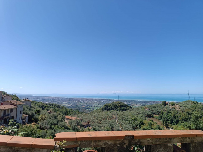 Villa semindipendente in vendita a Pietrasanta