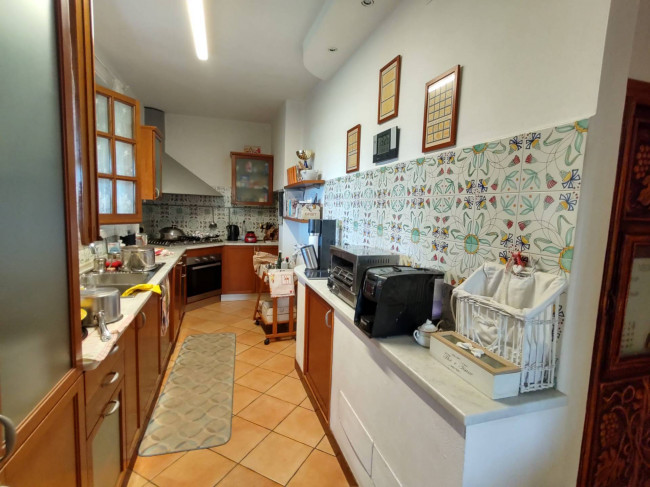 villa indipendente in vendita a Montignoso