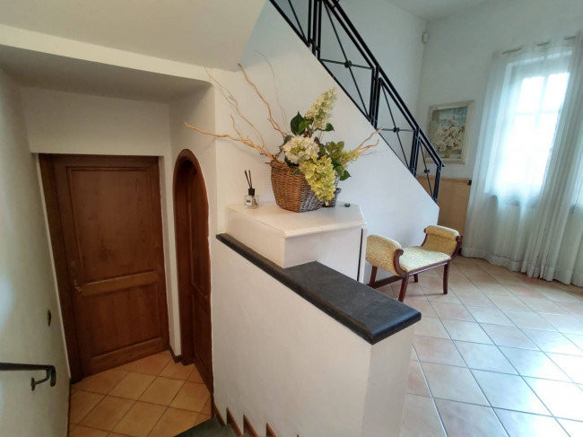 villa indipendente in vendita a Montignoso