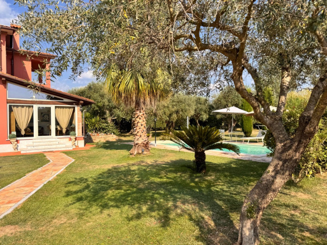 Villa in vendita a Seravezza