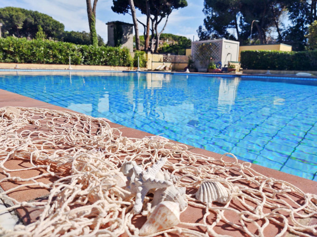 Villa quadrifamiliare in vendita a Montignoso