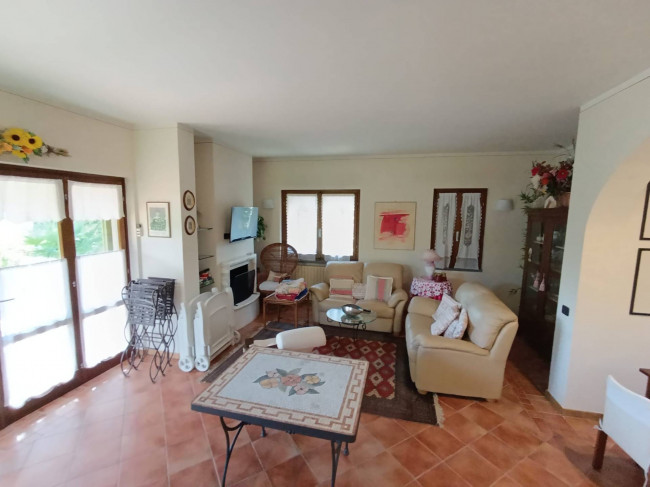 Villa in vendita a Montignoso