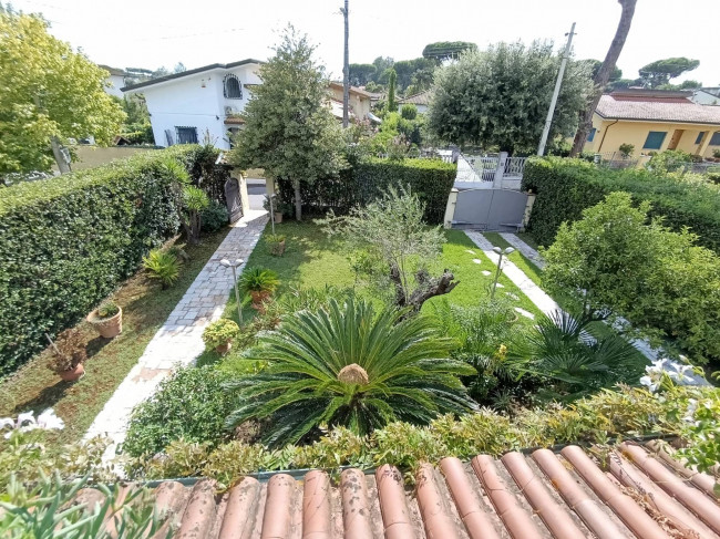 Villa in vendita a Montignoso