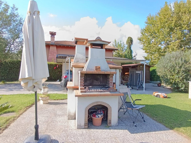 villa indipendente in vendita a Pietrasanta