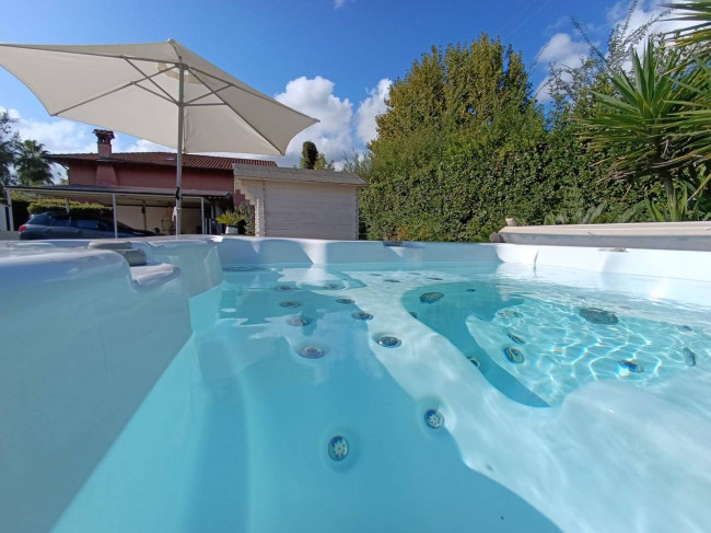 villa indipendente in vendita a Pietrasanta