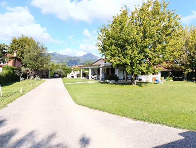 villa indipendente in vendita a Pietrasanta