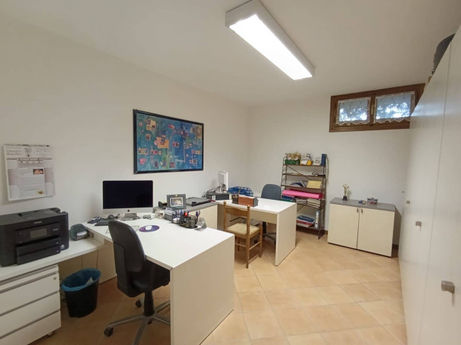 villa indipendente in vendita a Montignoso