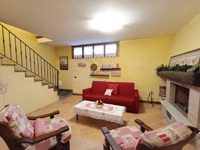 villa indipendente in vendita a Montignoso