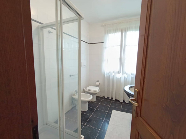 villa indipendente in vendita a Montignoso