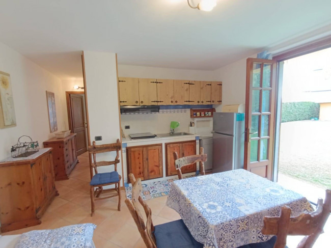 villa indipendente in vendita a Montignoso