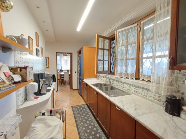 villa indipendente in vendita a Montignoso