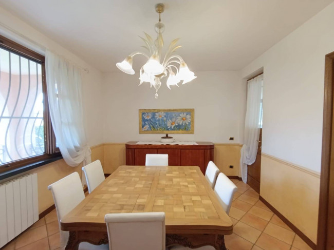 villa indipendente in vendita a Montignoso