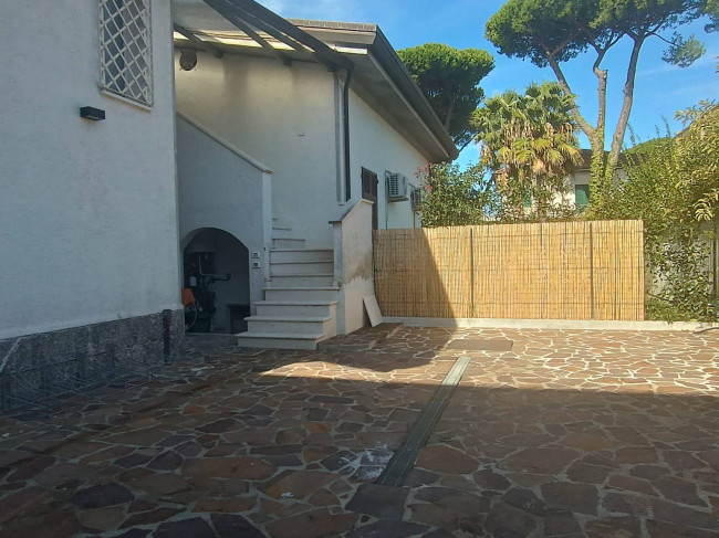 family house for sale in Forte dei Marmi