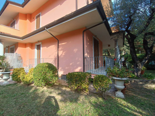 Villette a schiera in vendita a Seravezza