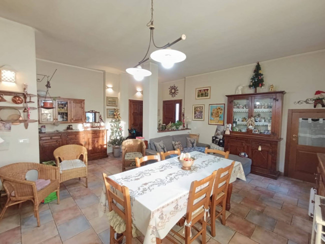 Appartamento in bifamiliare in vendita a Montignoso