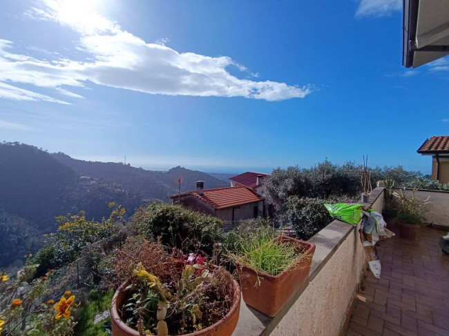 villa for sale in Montignoso